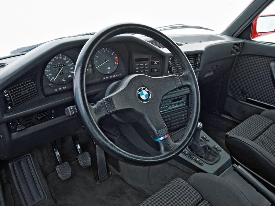 Панель приборов BMW M5 (E28) 1985 года  (WW) (фото 49 из 50)